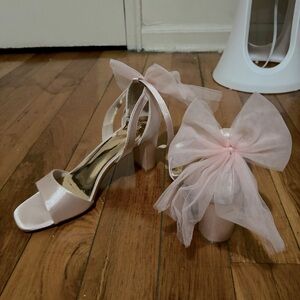 Bow Heels